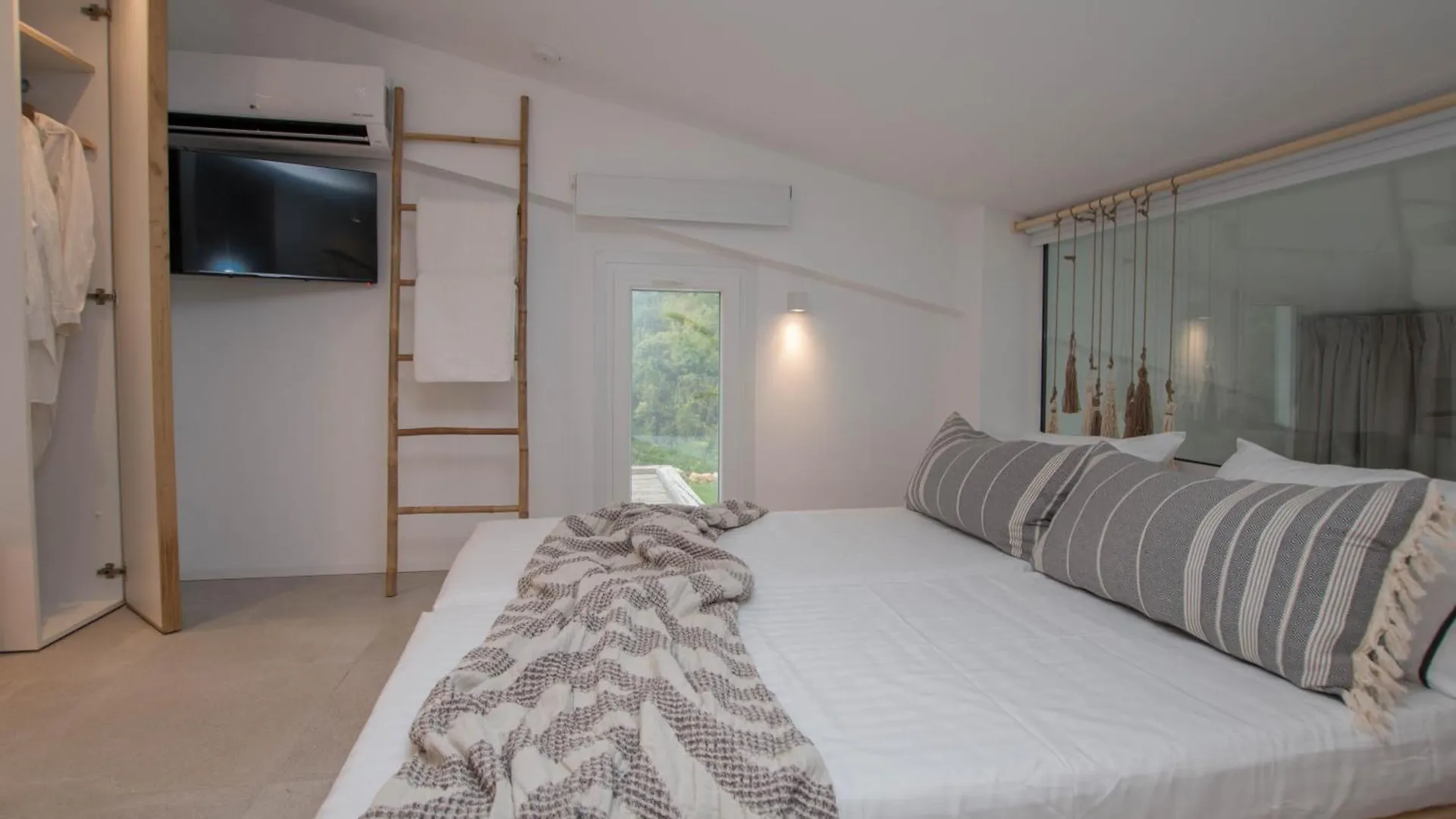 Aristotelia Gi - Premium Luxury Villas With Private Pools 올림피아다 0*,  그리스